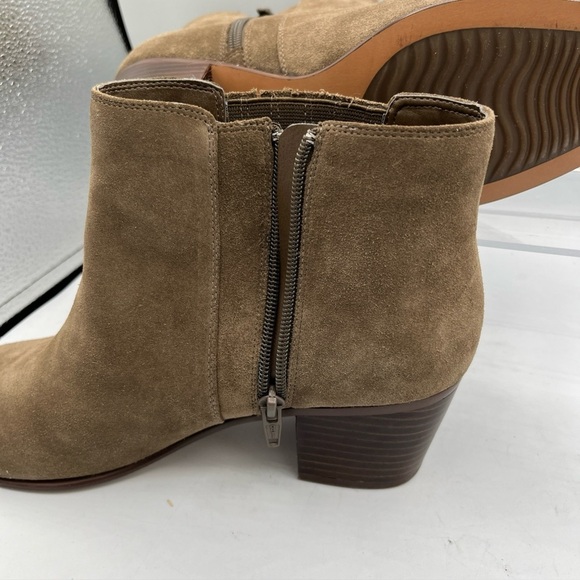 Clarks Women's Size 9.5 M Maypearl Tulsa Side Zip Olive Suede Ankle Boot Boho - Picture 4 of 10